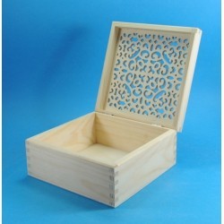 Pudełko ażurowe drewniane 04